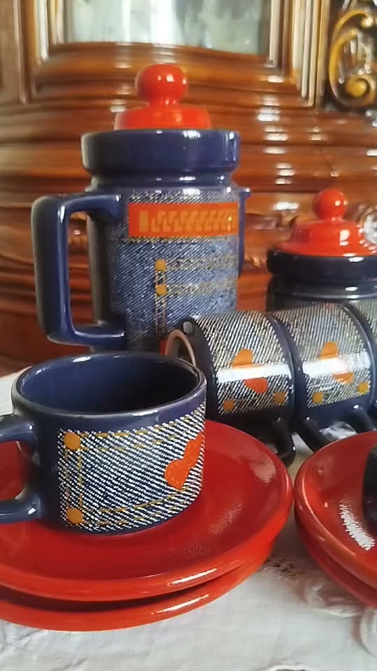 Keramika qəhvə dəsti, mavi və narıncı