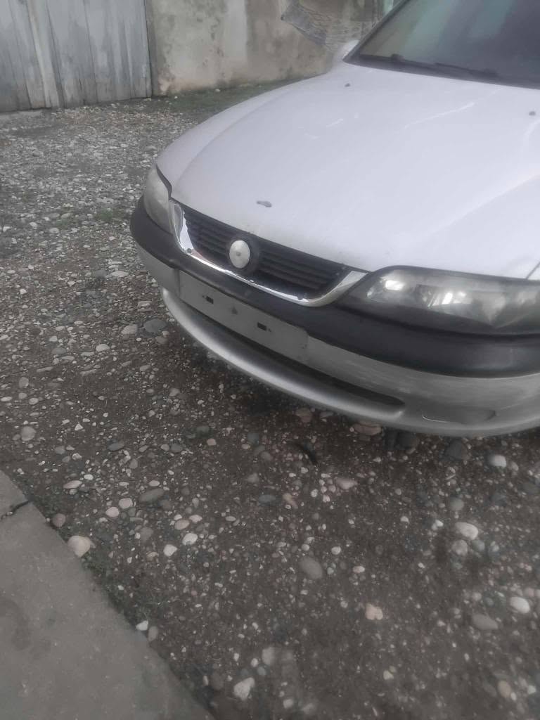 იყიდება 1997 წლიანი ოპელი. 1.6 იანი — 3,000₾
