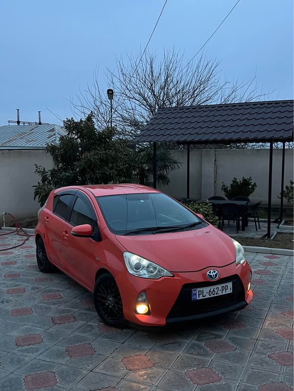 Avtomobil