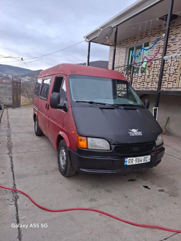 Avtomobil 1999
