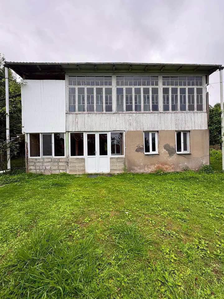 🏡🌿 იყიდება ორ სართულიანი ხის სახლი — 45,000$