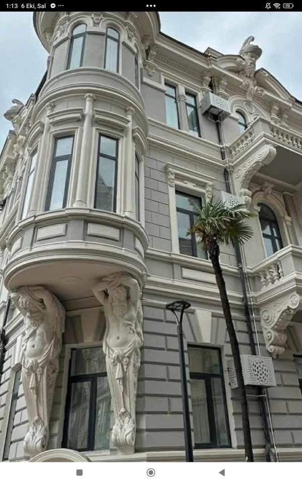 იყიდება 4-ოთახიანი ბინა, ბათუმი — $200,000