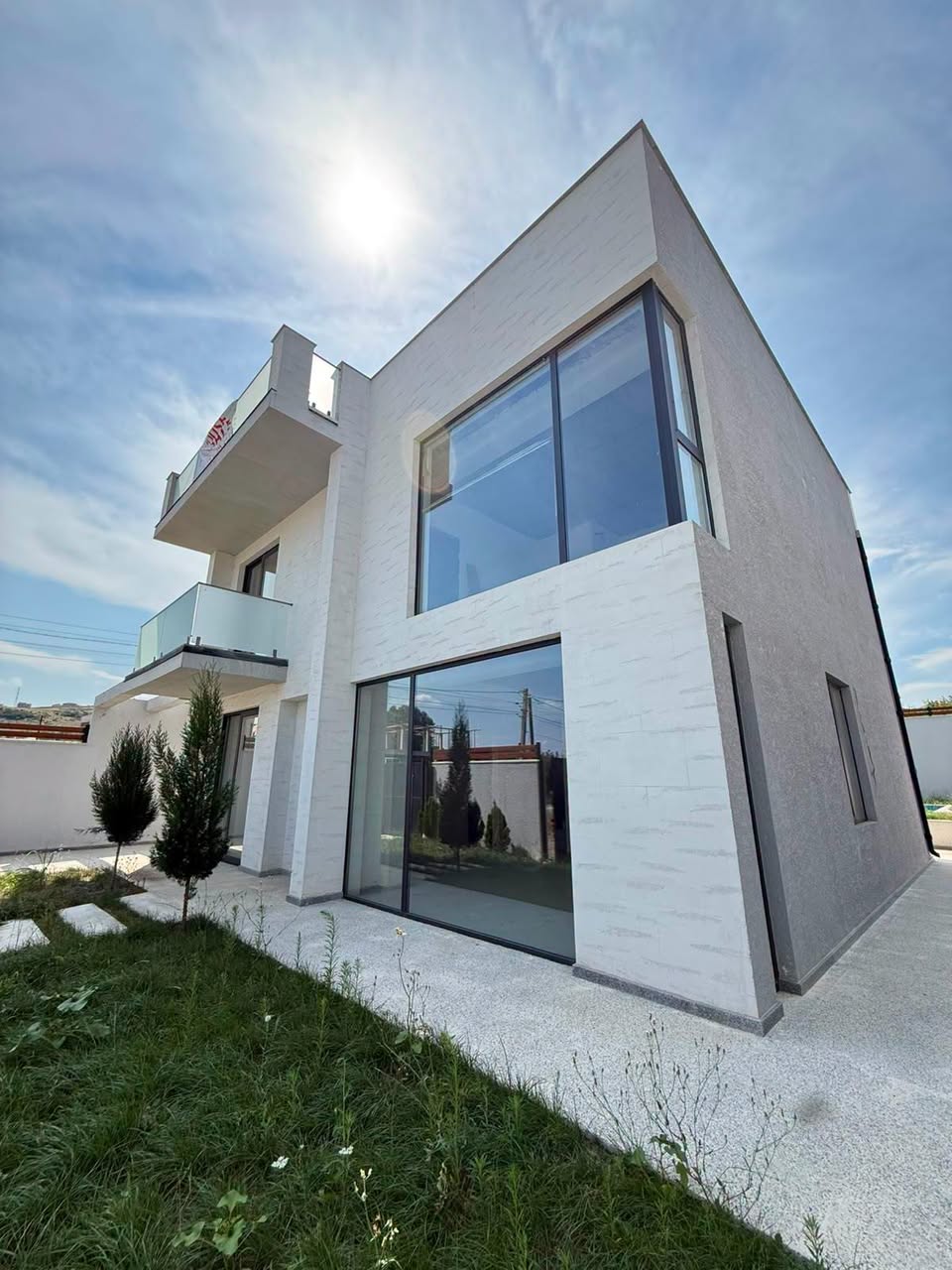 სახლი, თბილისი — $360,000