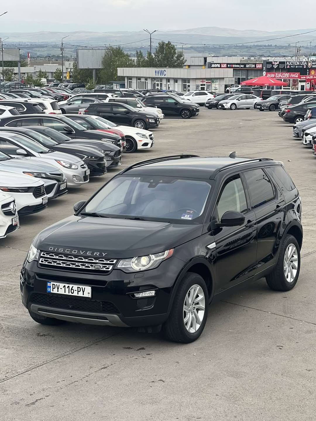 Land Rover Discovery Sport 2017 — 8,700$