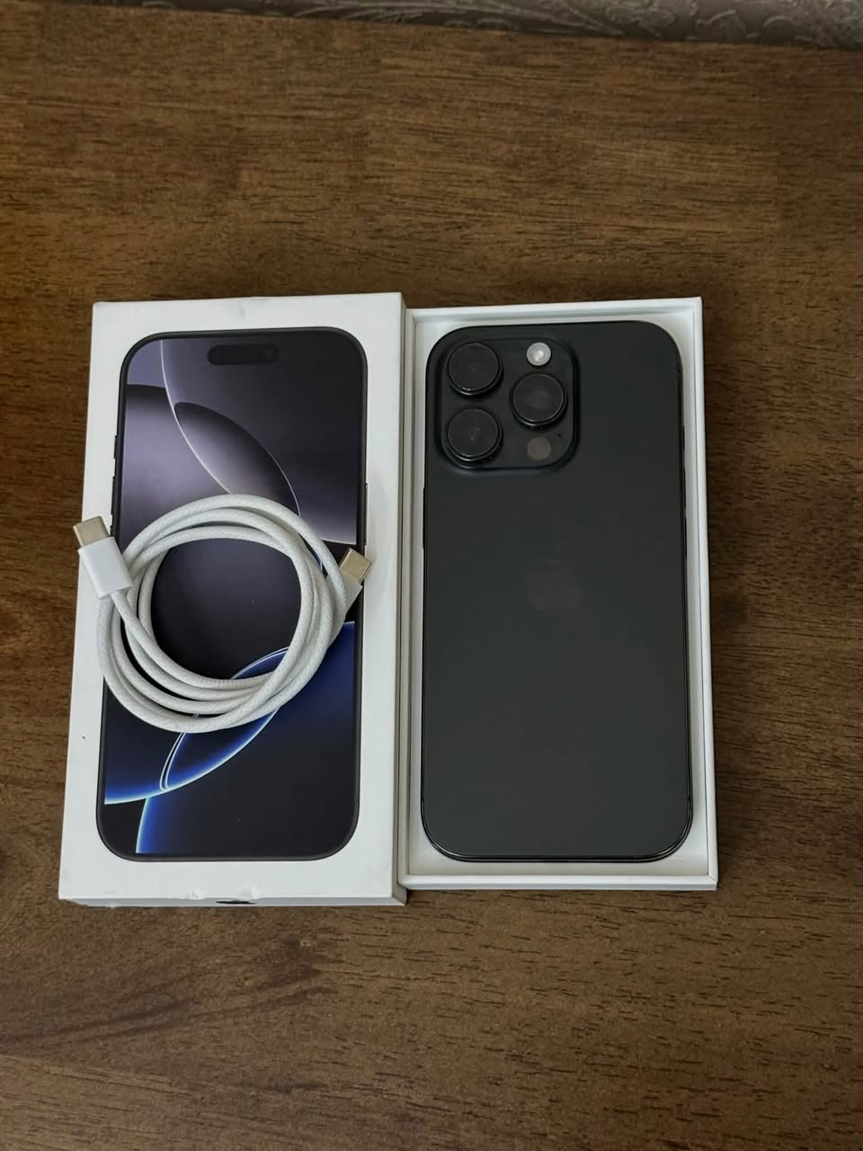 iPhone 16 Pro 128GB black titanium