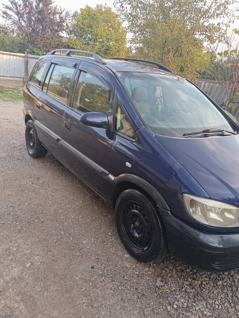 Opel Zafira 2000 — 2,500$