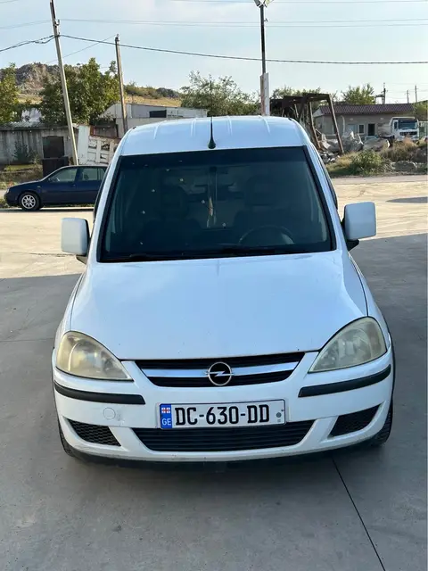 Yük maşını 2008 — 3,150$
