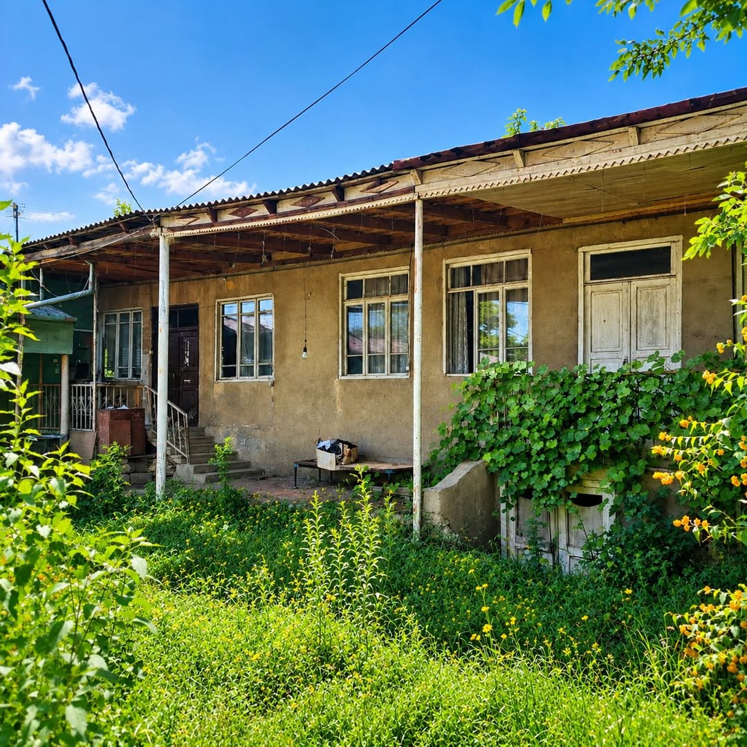 A house with a big yard in Sighnaghi — 30,000$
