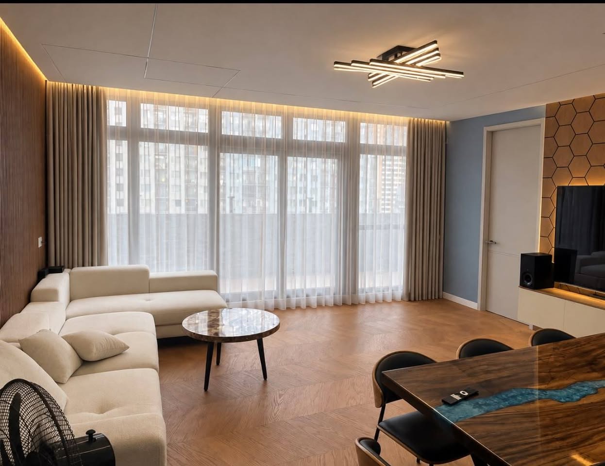 Satılır 4 otaqlı mənzil, Batumi