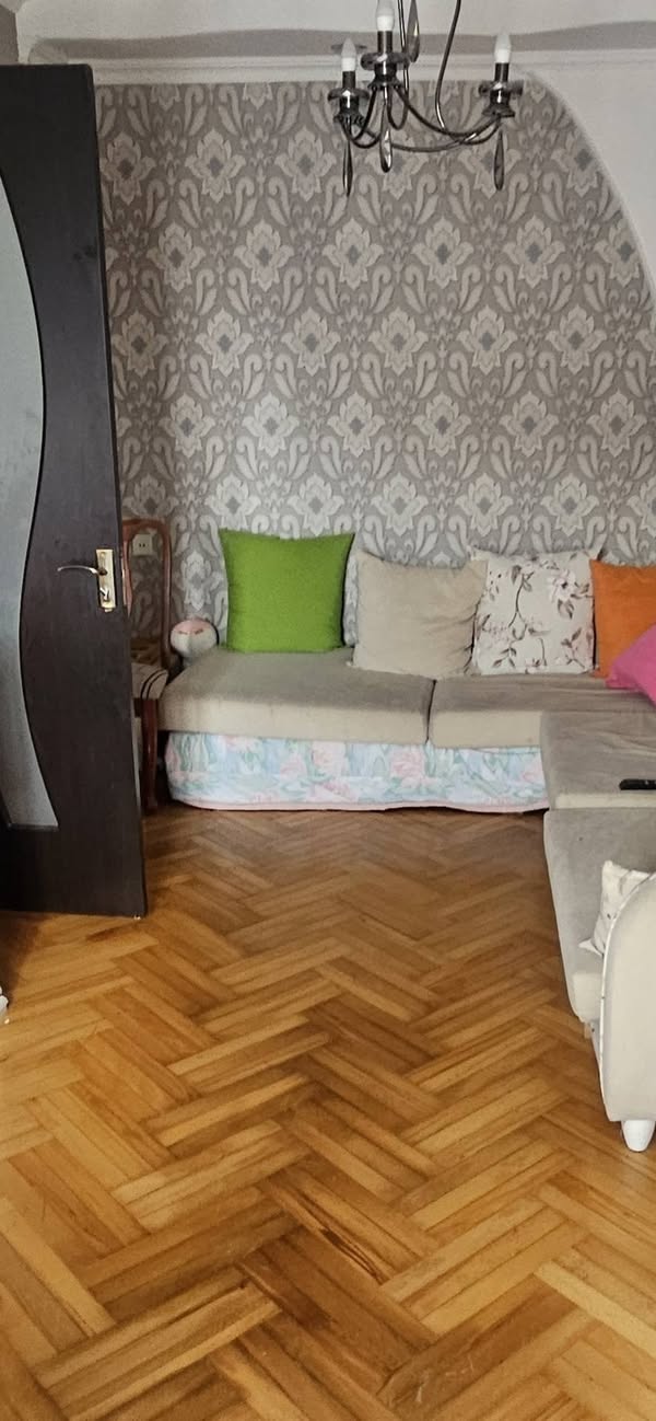 Продается 3-комнатная квартира в Глданском микрорайоне рядом с банком Либерти - 87,000$