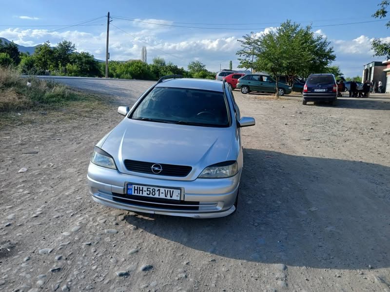 Avtomobil 1998