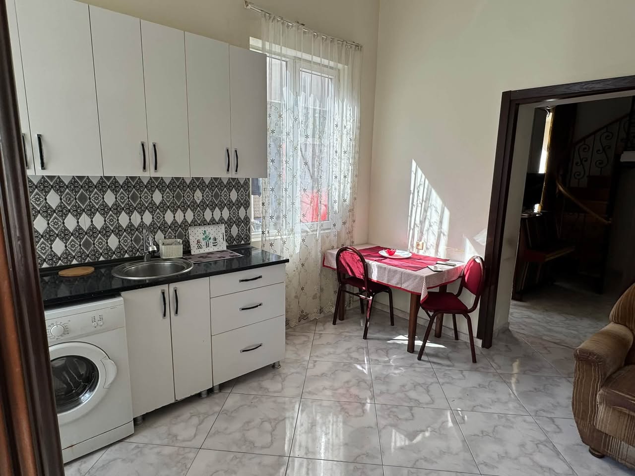 🏡✨ ქირავდება ბინა ძველ ბათუმში! ✨🏡