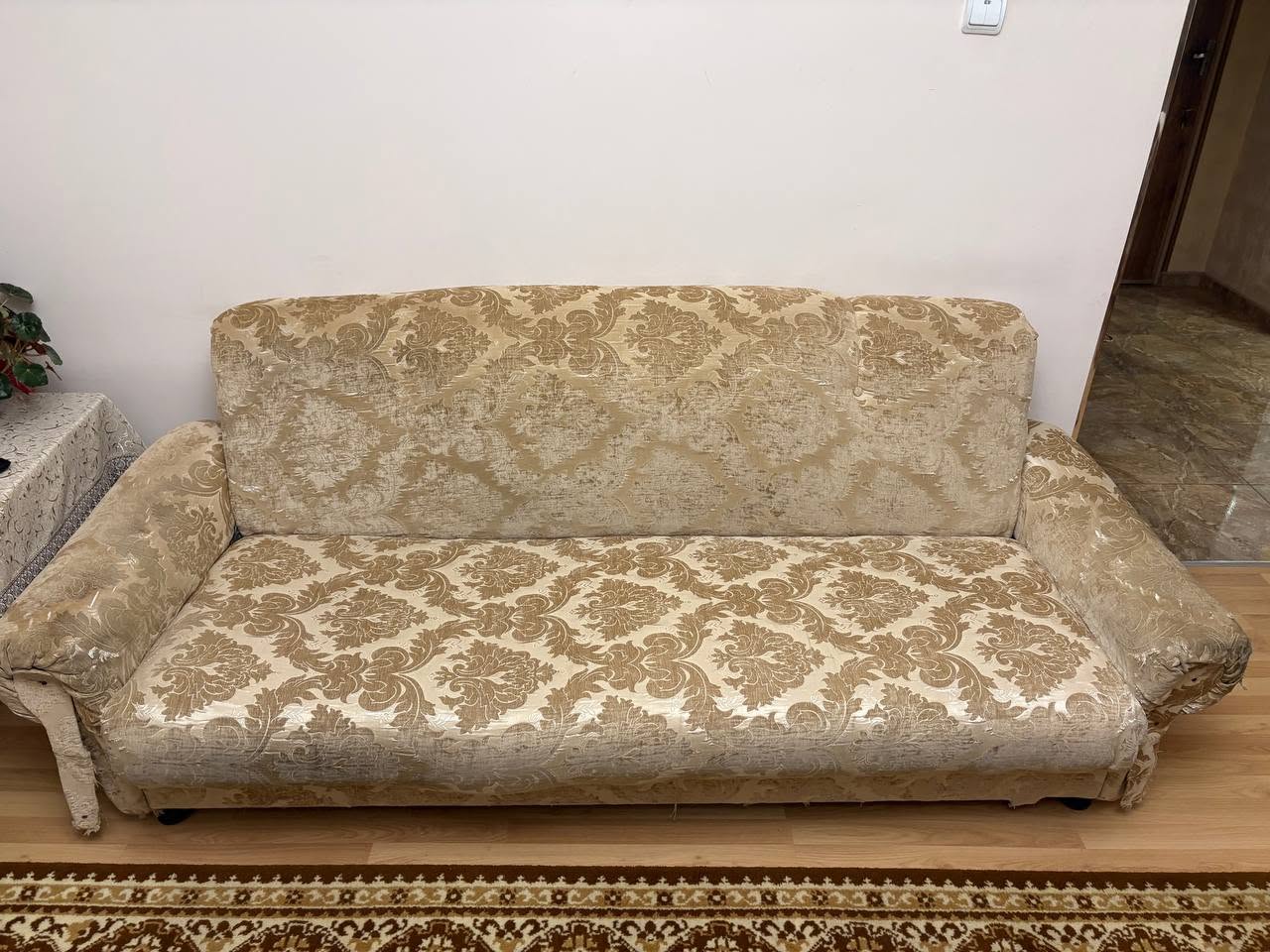 Sofa, armchairs + table - total 45000 dram