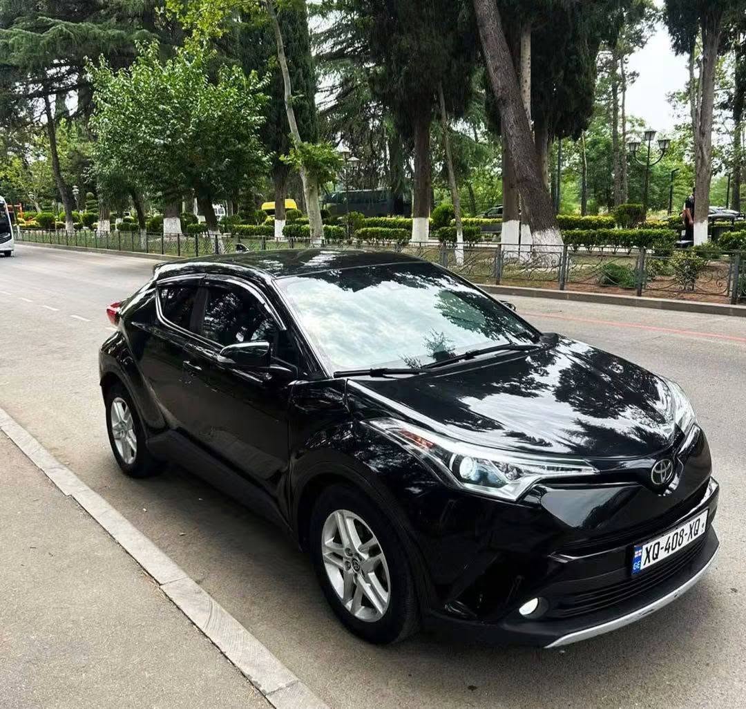Toyota CHR 2017 — 9,200$