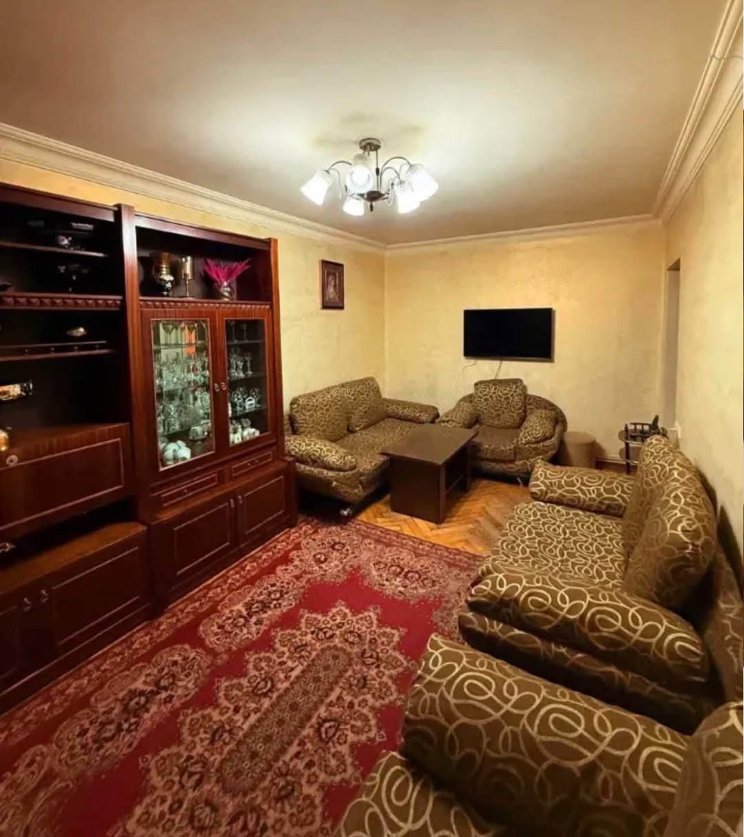 Зарплата - 250.000 драм. Сдается в аренду