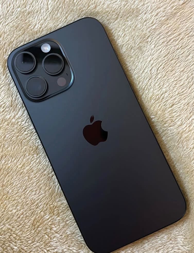 Վաճառվում է iPhone 16 pro 128 black 1900