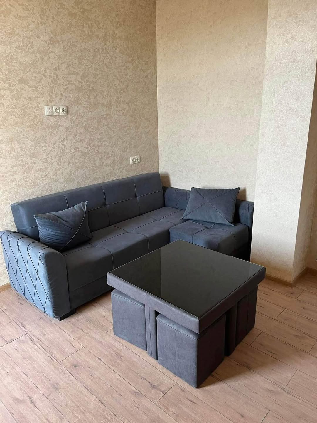 Çiaureli caddesinde 67 m2 daire satılık. — 110,000$