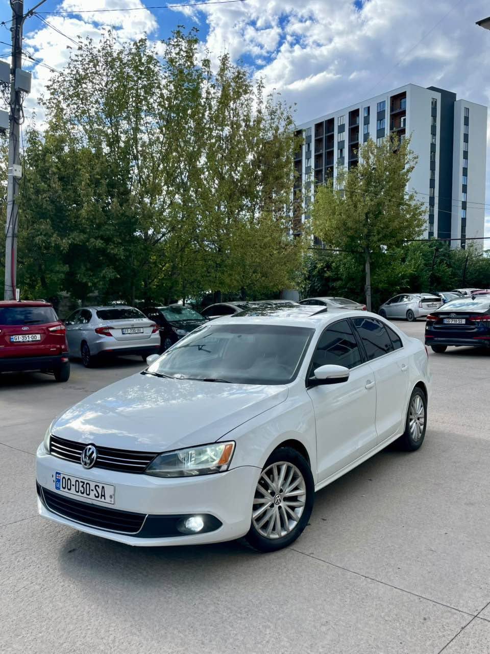 Volsvagen Jetta 2015 — 6,300$