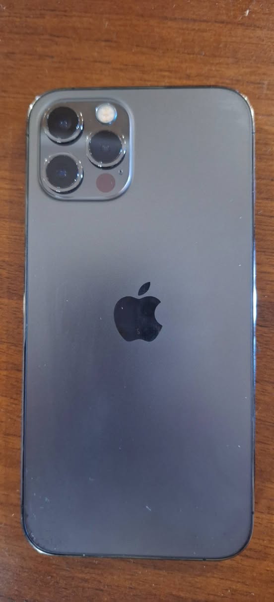 Продаётся iPhone 12 Pro. Батарея 84%, память — 600₾