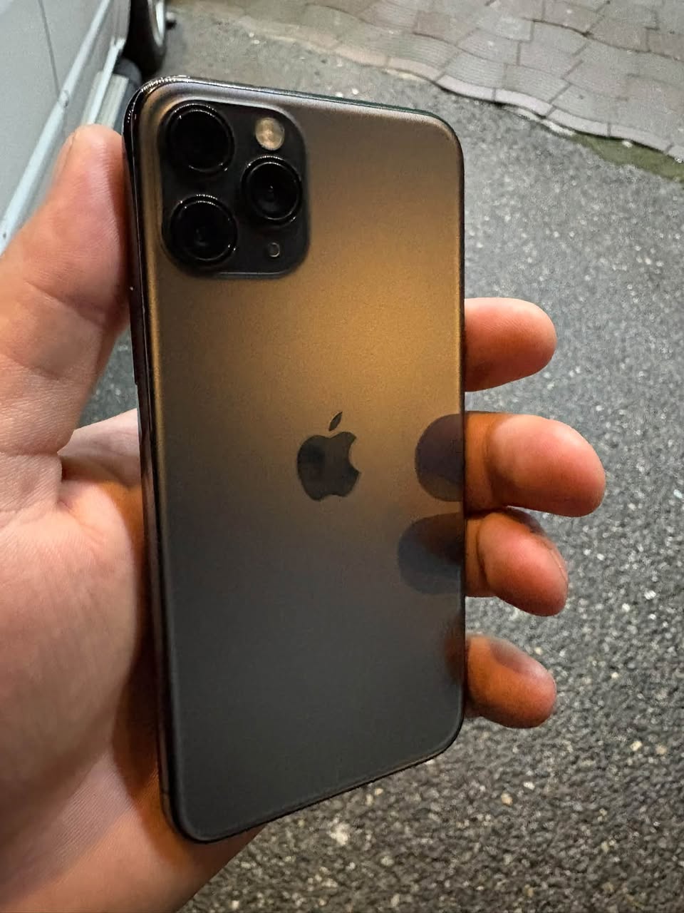 11 pro 256 gb Kargd mdgomareobashi — 380₾