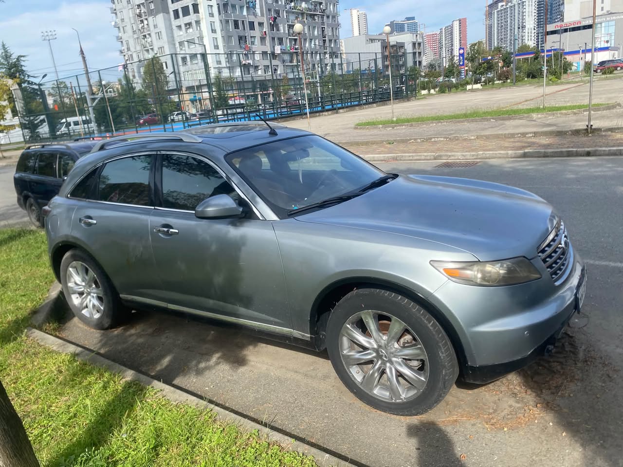 FX35 2000 — 2,000$