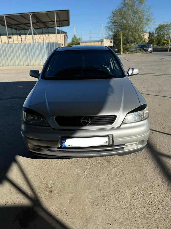 Opel 1999