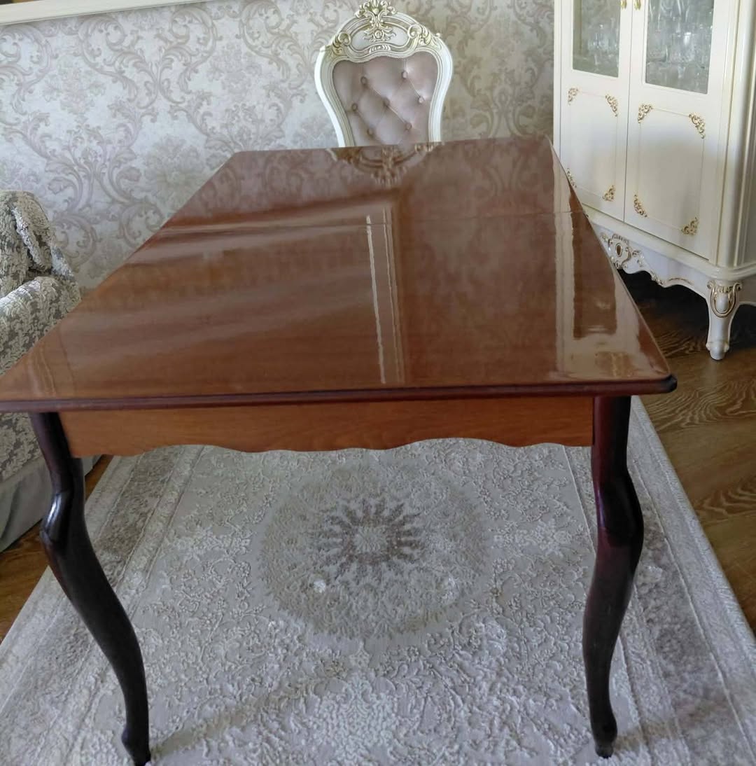 Dining table for sale in Kutaisi — 200