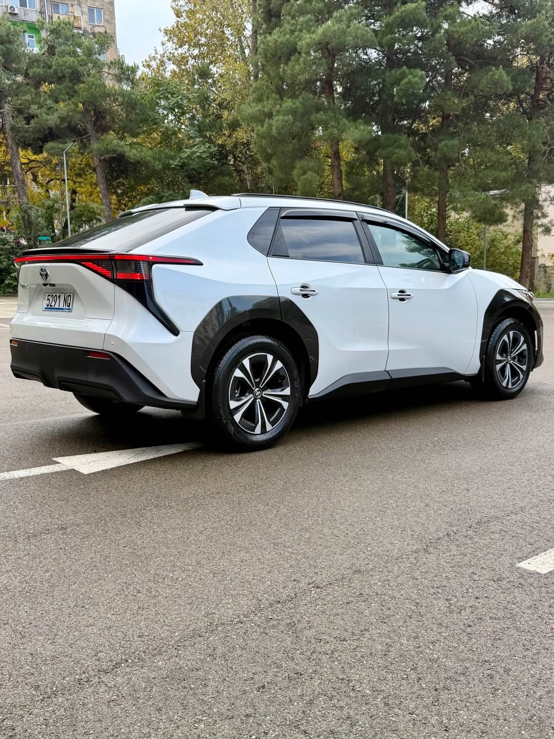 Toyota BZ4X-XLE 2022 — 19,500$