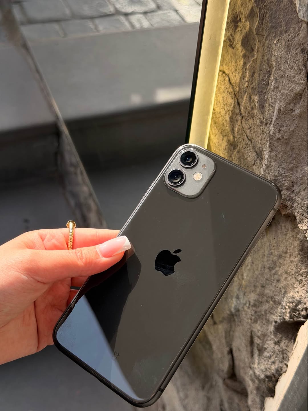 iPhone 11 Yaxşı vəziyyətdə. Zavod nalbandı