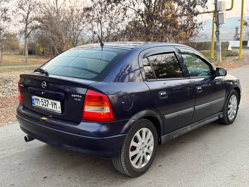 Avtomobil 2000