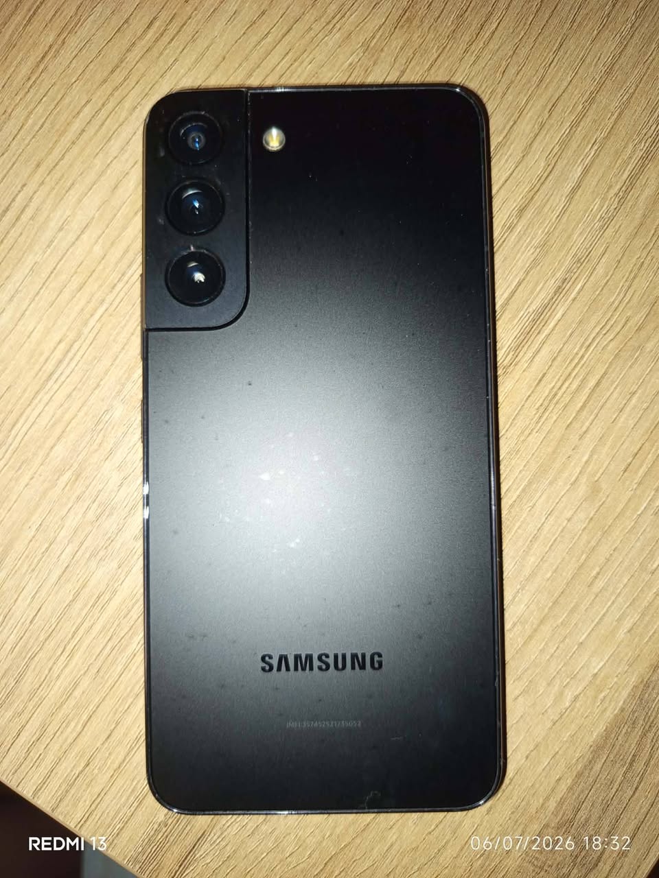 Samsung black smartphone, good camera