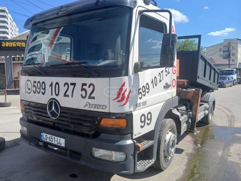 Mercedes-Benz 2002