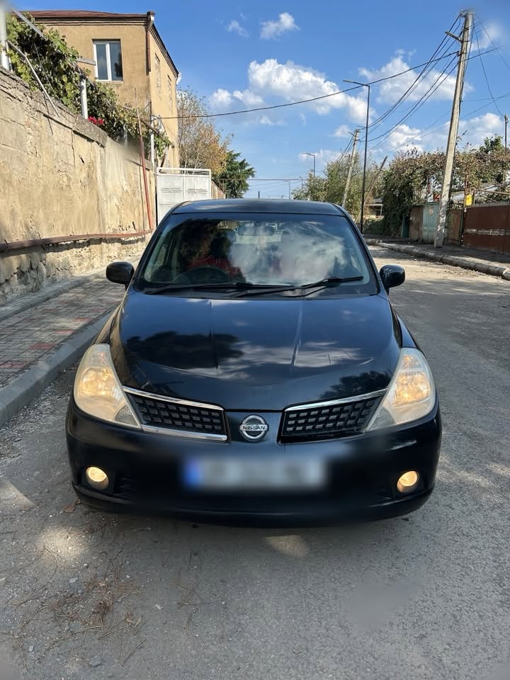 Nissan TIIDA 2005 — 2,200$