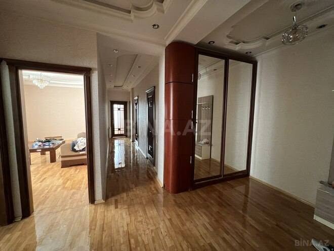 3-комнатная квартира продается, Баку — 310,000 ₼