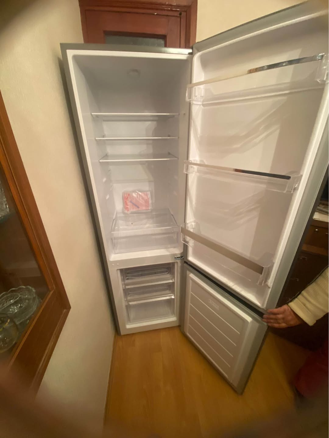 Продадим стиральную машинку и холодильник,абсолютно новые — 1,500₾