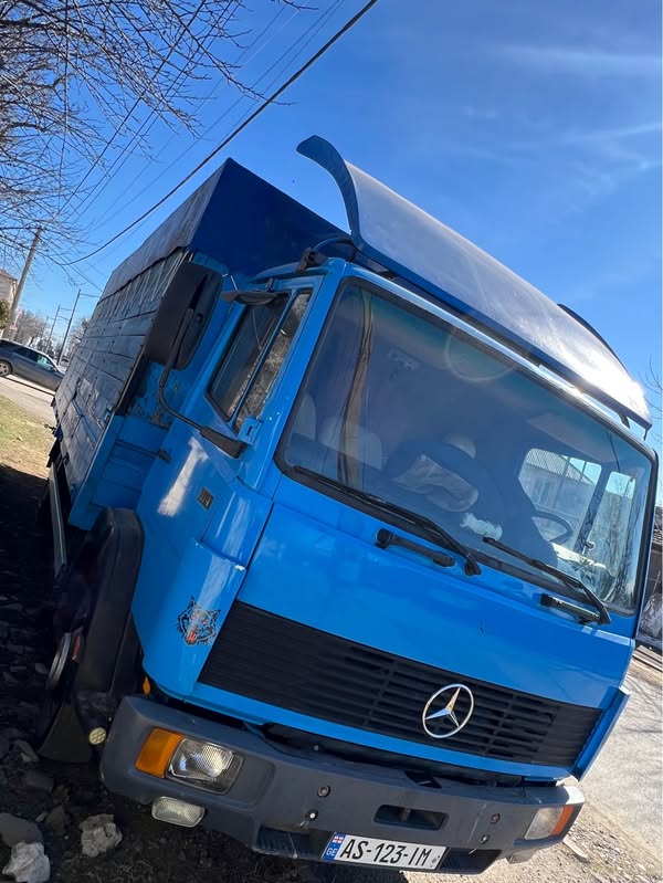 Mercedes-Benz 1990