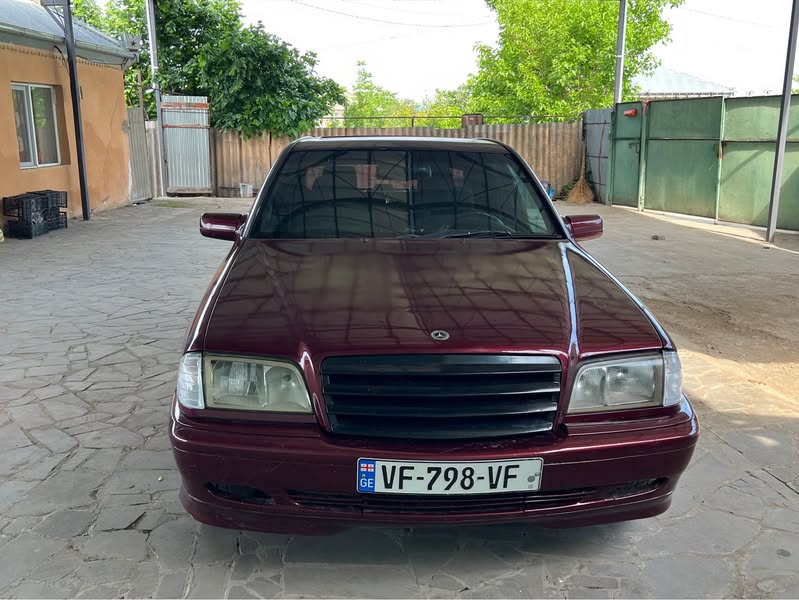 Avtomobil 1998