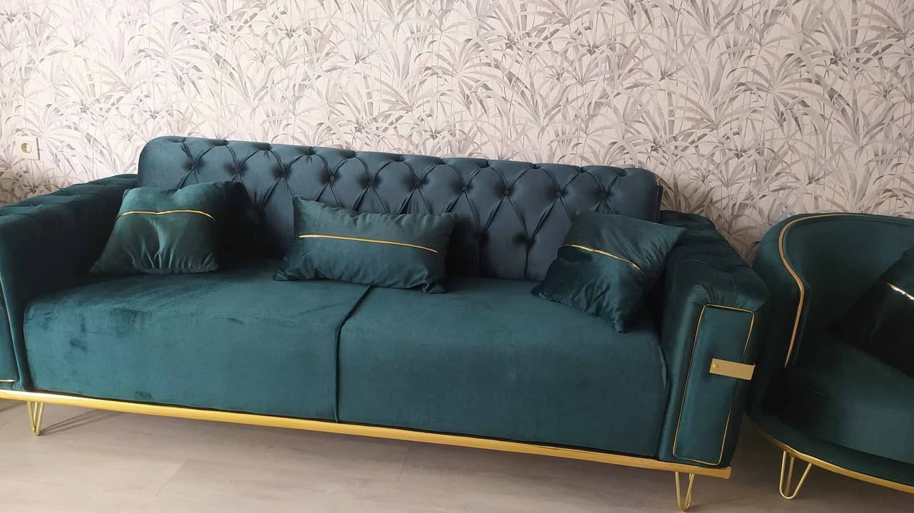 Sofa in good condition and table for sale