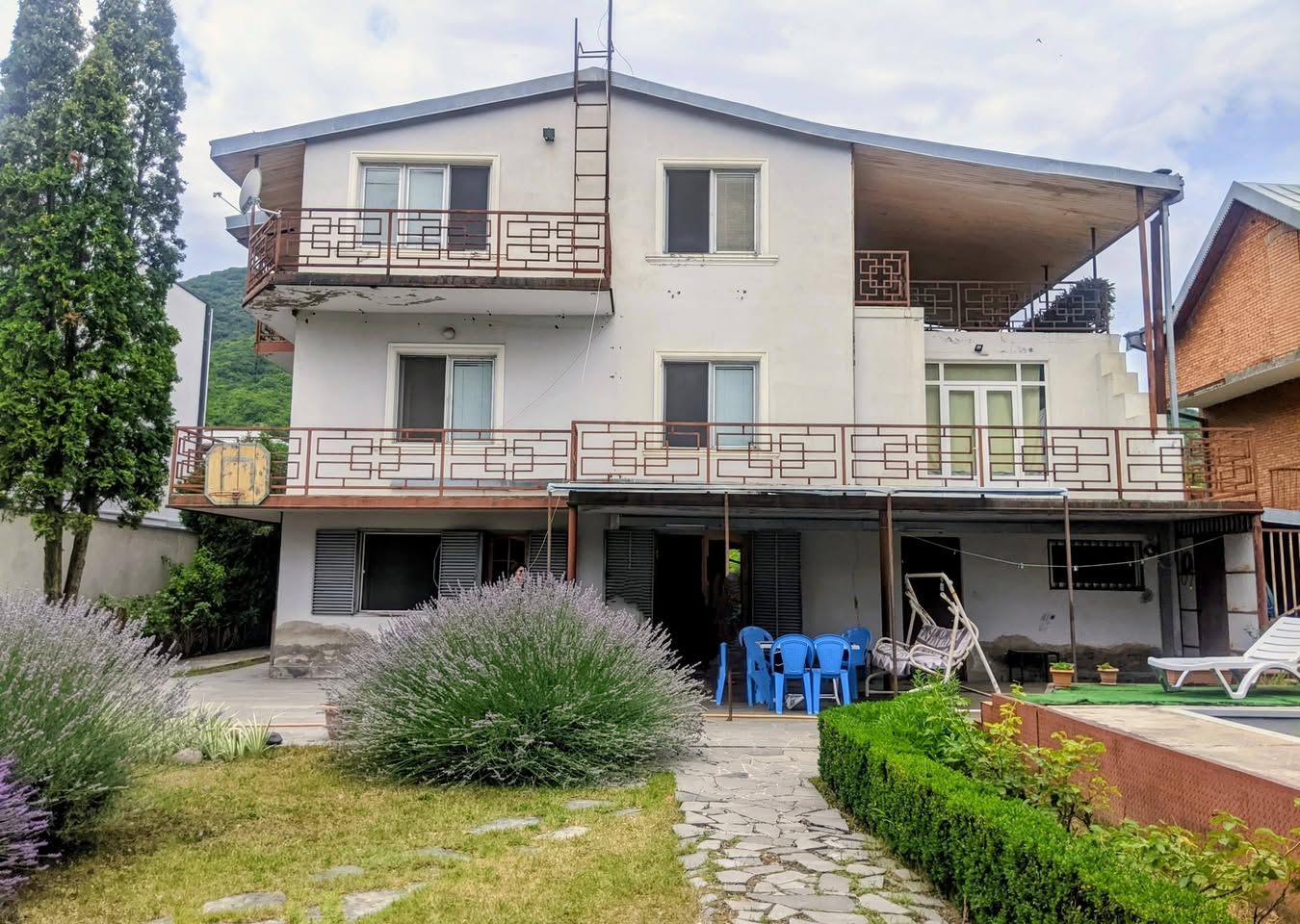 იყიდება თბილისთან ახლოს 30 კმ კერძოდ 2000