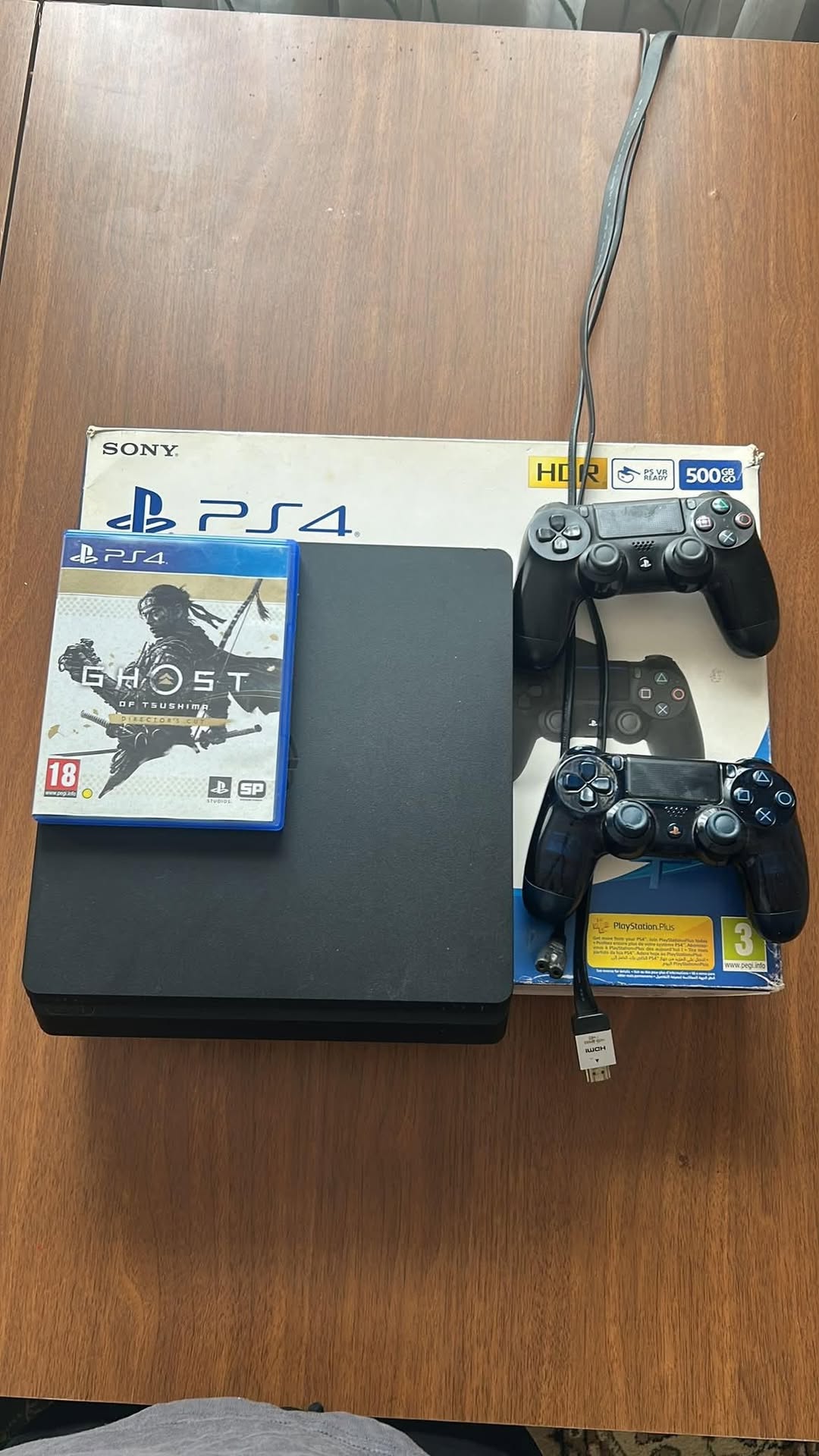Продам PS4 Slim в хорошем состоянии.