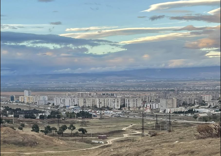 იყიდება იალღუჯზე ნაკვეთი 1200 კვ 700
