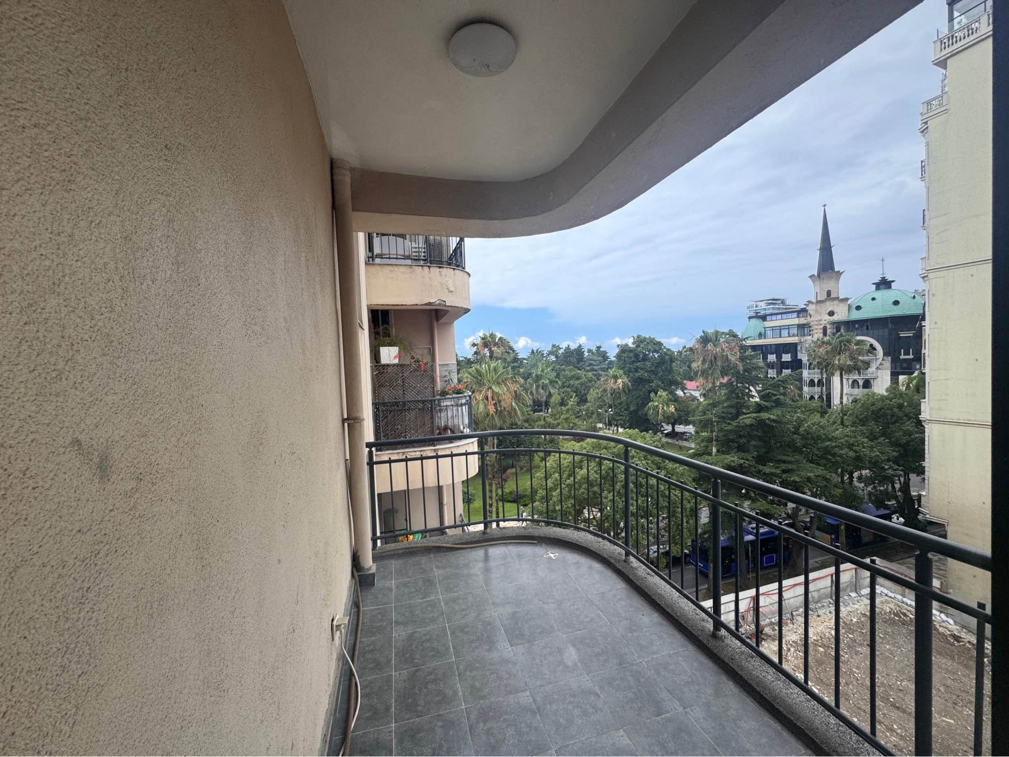 Продаётся 2-комнатная квартира, Батуми — $145,000