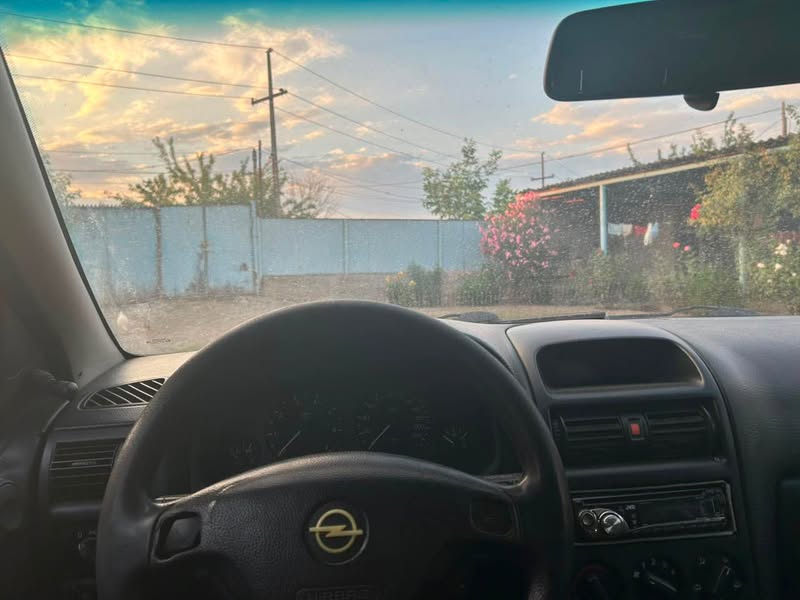 Opel 2000
