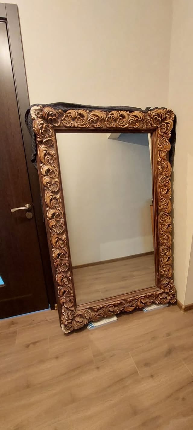 იყიდება სარკე ფასი : 500 ლარი