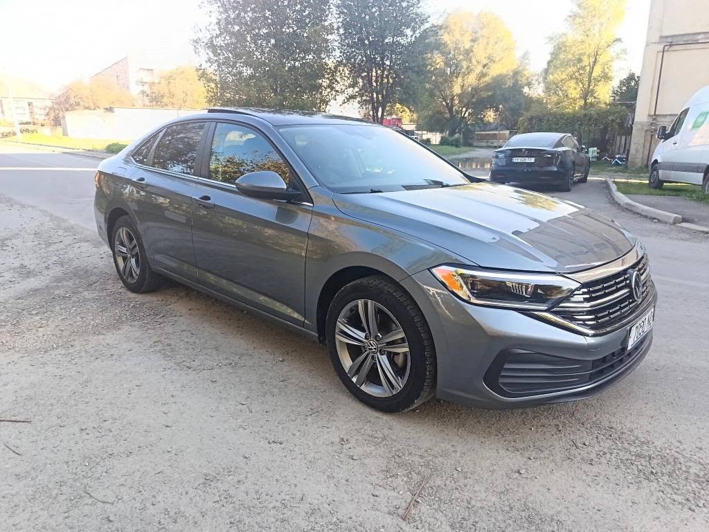 Автомобиль — 11,000$