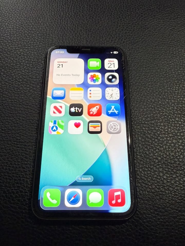 იყიდება Iphone11 128GB ჩაწერილია ios27 ფასი — 250₾