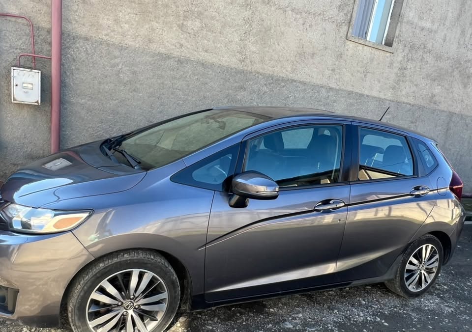 Honda Fit 2014 — 7,500$