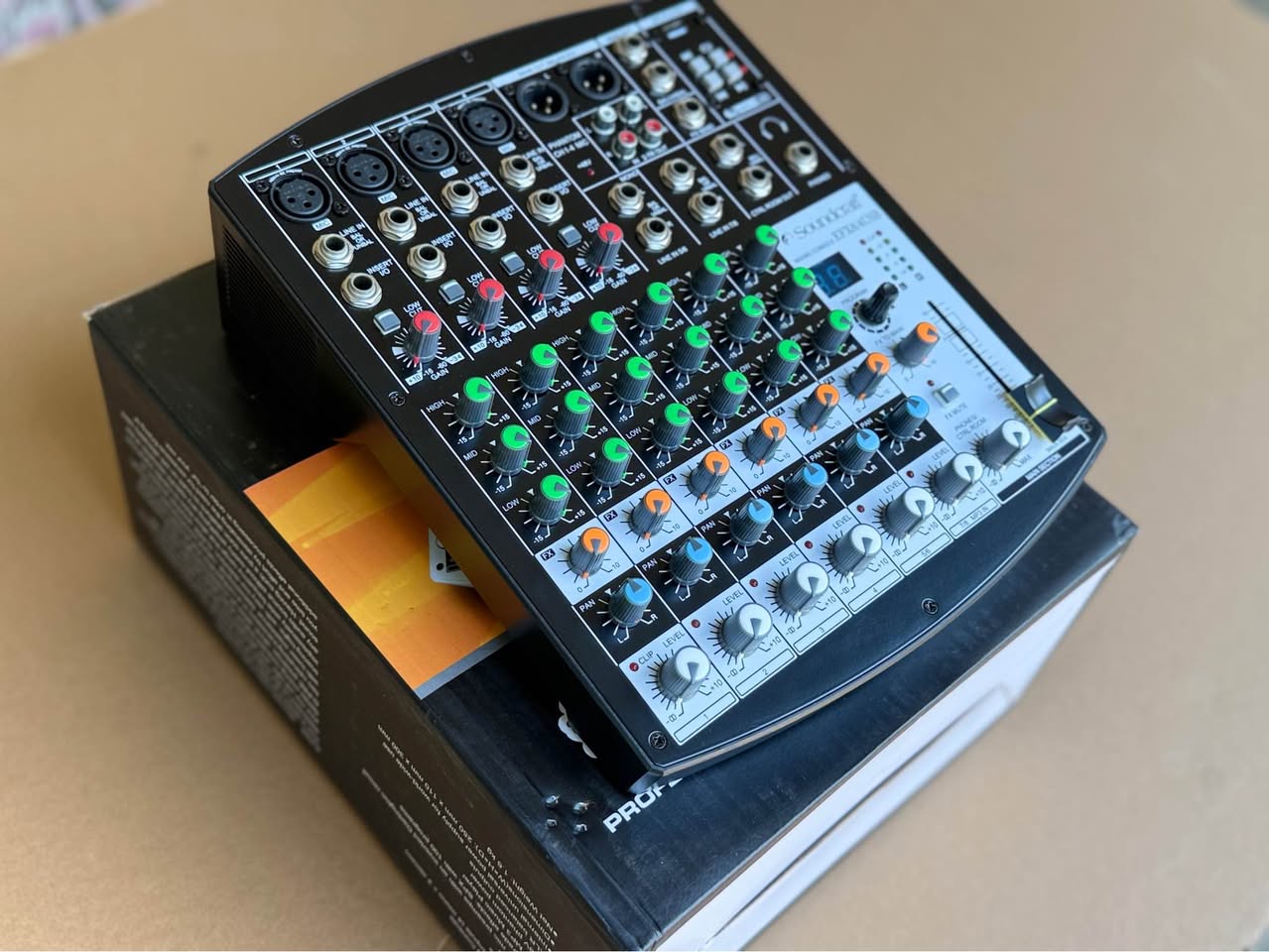 For sale Soundcraft Fx8 is brand new — 400₾