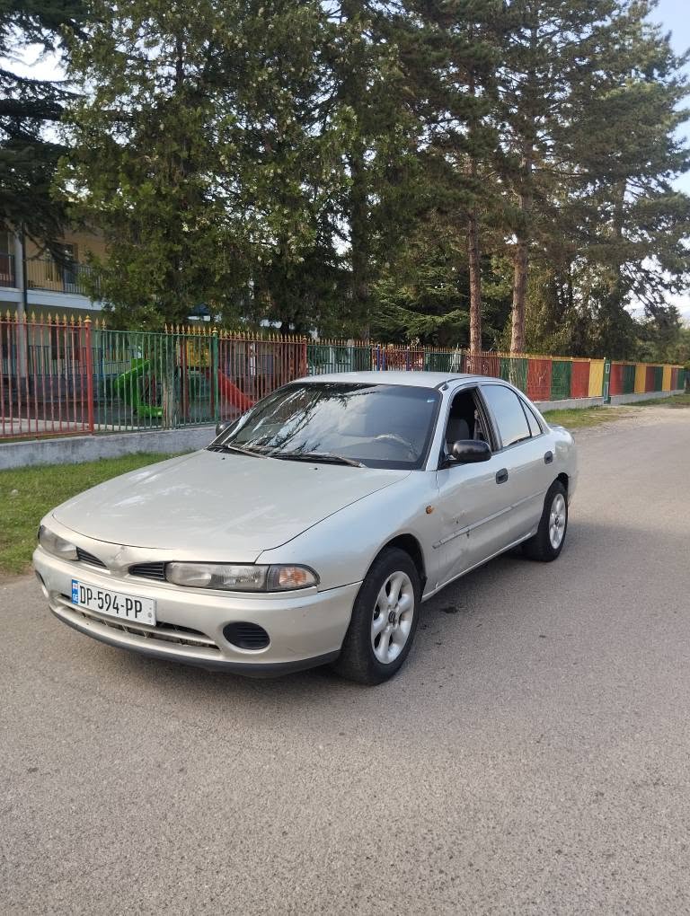 Galant — 1,300$