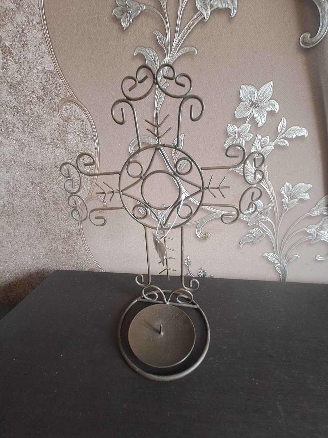 Yeni ev dekoru üçün lampır.